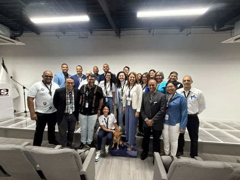 Nuevos graduandos del Diplomado Frederick Senior presentan soluciones digitales para microseguros y RCV